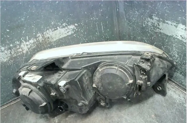 Phare gauche Fiat CROMA (194_) 1.9 d multijet (194axc1b, 194axc12) (2005-2011) occasion