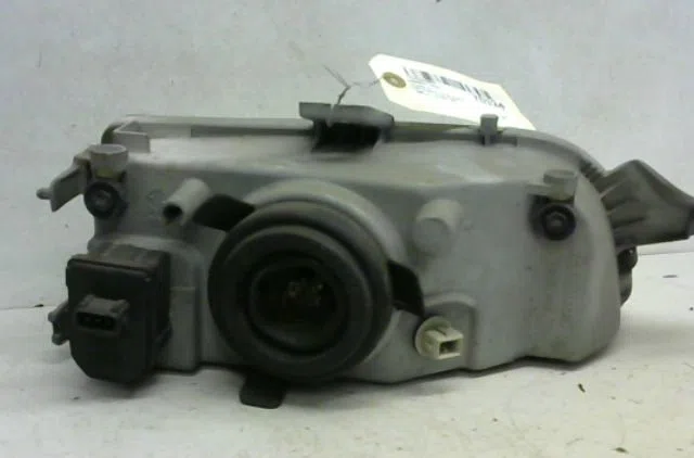 Phare gauche Fiat PUNTO (176_) 1.7 td (176at) (1996-1999) occasion