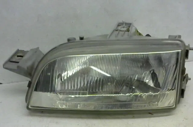 Phare gauche Fiat PUNTO (176_) 1.7 td (176at) (1996-1999) occasion