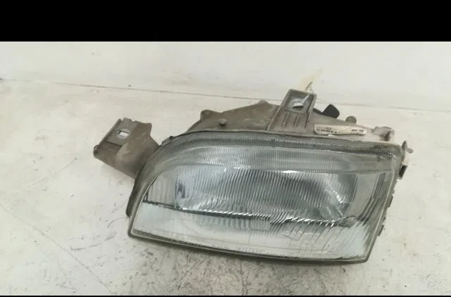 Phare gauche Fiat PUNTO (176_) 55 1.1 (1993-1999) occasion