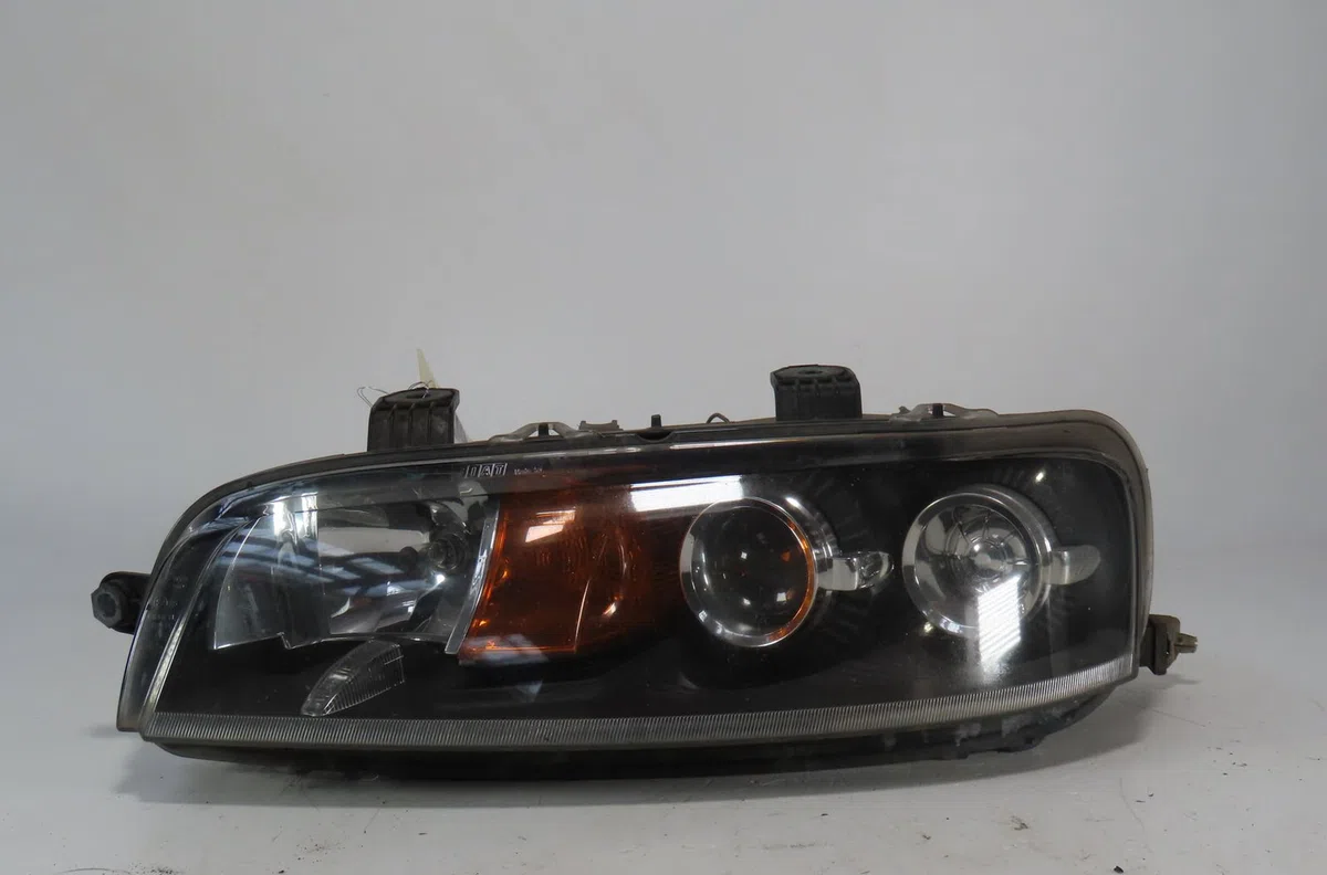 Phare gauche Fiat PUNTO (188_) 1.2 60 (188.030, .050, .130, .150, .230, .250) (1999-2010) occasion