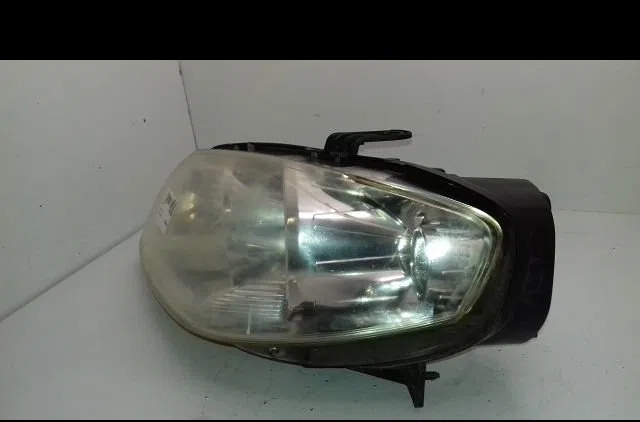 Phare gauche Fiat PUNTO (188_) 1.2 natural power (188bxa1a) (2004-2006) occasion