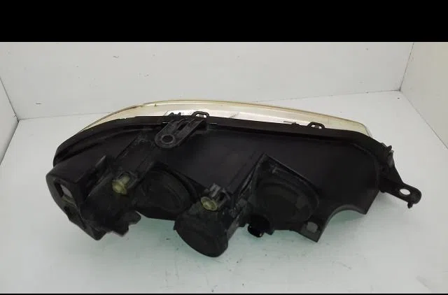 Phare gauche Fiat PUNTO (188_) 1.2 natural power (188bxa1a) (2004-2006) occasion