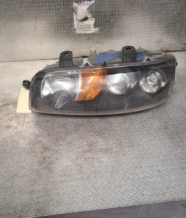 Phare gauche FIAT PUNTO 2  PUNTO 2 PHASE 1 occasion
