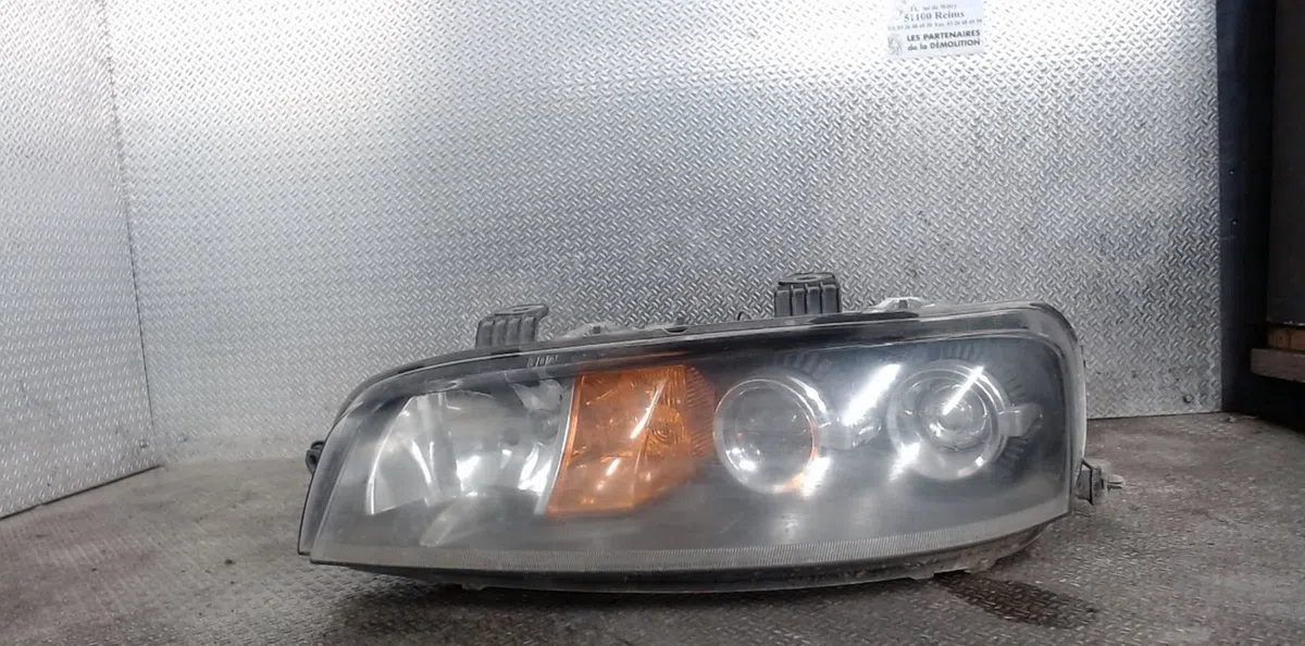 Phare gauche FIAT PUNTO 2  PUNTO 2 PHASE 1 occasion