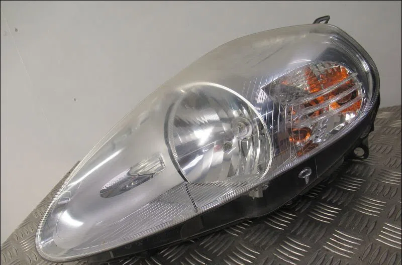Phare gauche Fiat PUNTO EVO (199_) 1.3 d multijet (199axc1a, 199bxc1a, 199axt1a, 199bxt1a) (2009-2012) 3 portes occasion