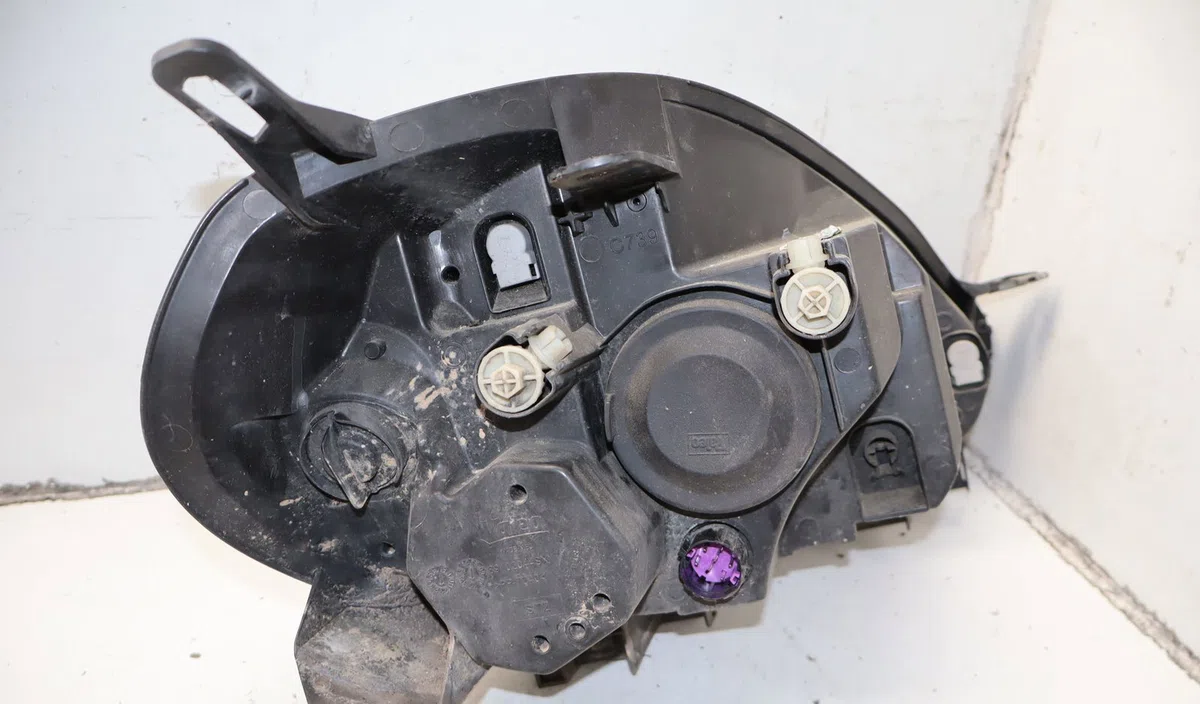 Phare gauche Fiat PUNTO EVO (199_) 1.3 d multijet (199axc1a, 199bxc1a, 199axt1a, 199bxt1a) (2009-2012) 3 portes occasion
