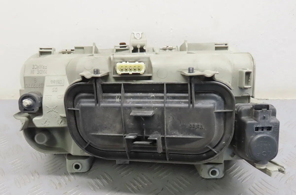 Phare gauche Fiat ULYSSE (220_) 2.0 16v (220aq5) (2000-2002) occasion