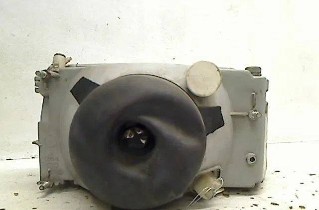 Phare gauche Fiat UNO (146_) 45 i.e. 1.0 (146e, 146a) (1984-1995) occasion