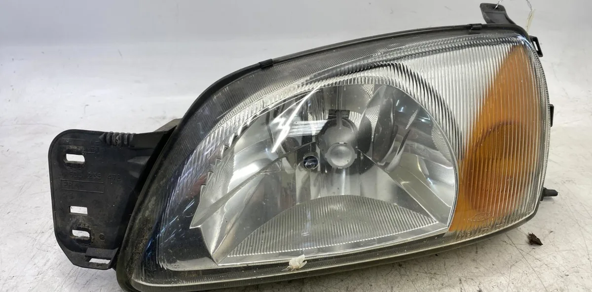 Phare gauche Ford COURIER Camionnette-Monospace (J5_, J3_) 1.8 di (2000-2003) occasion