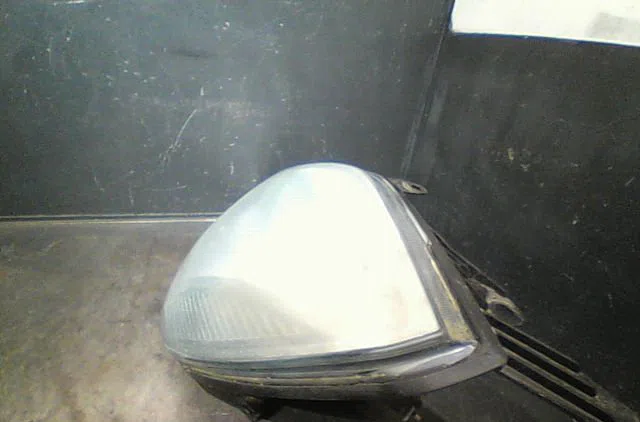Phare gauche FORD FIESTA 2003 occasion