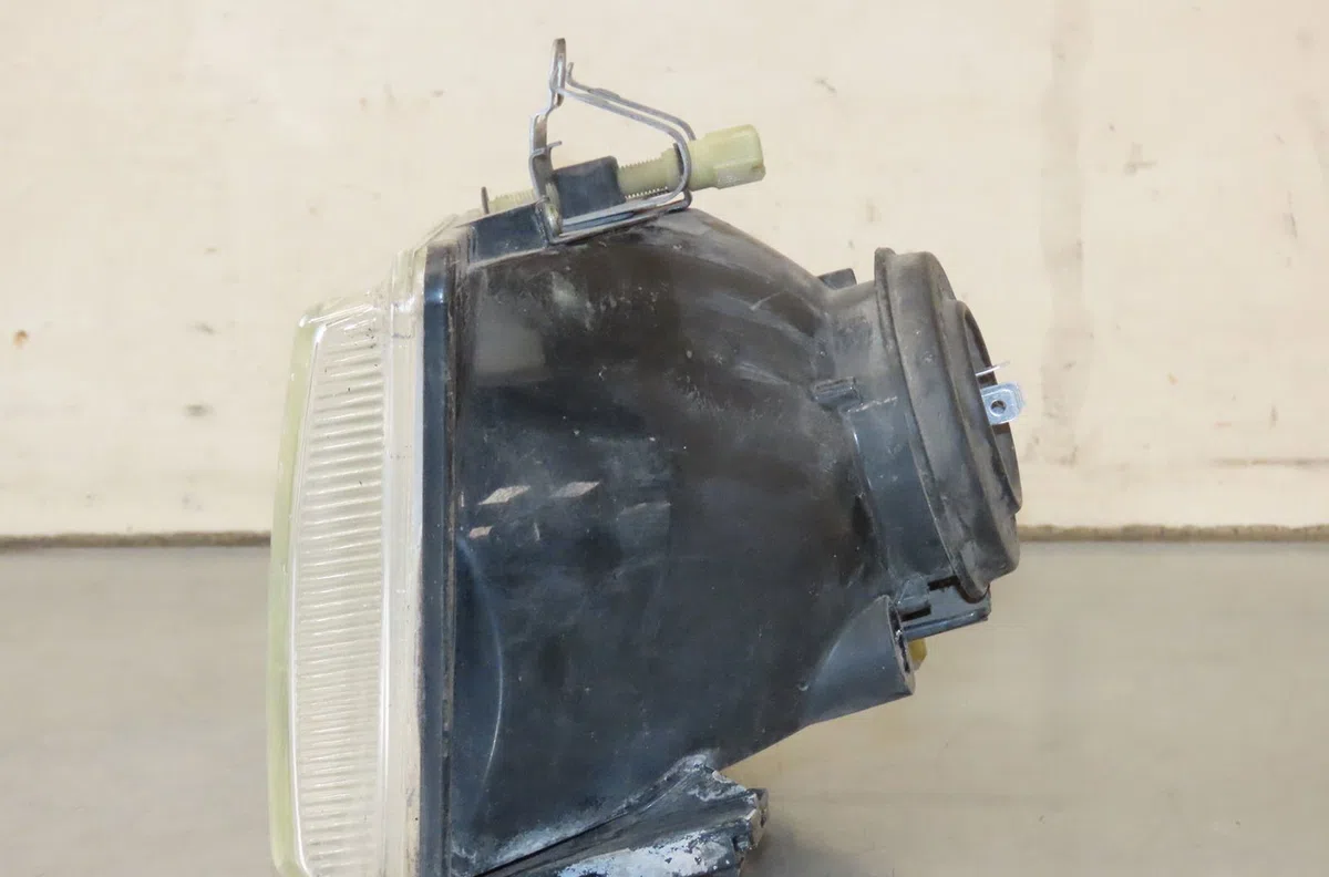 Phare gauche Ford FIESTA III (GFJ) 1.8 d (1989-1995) occasion
