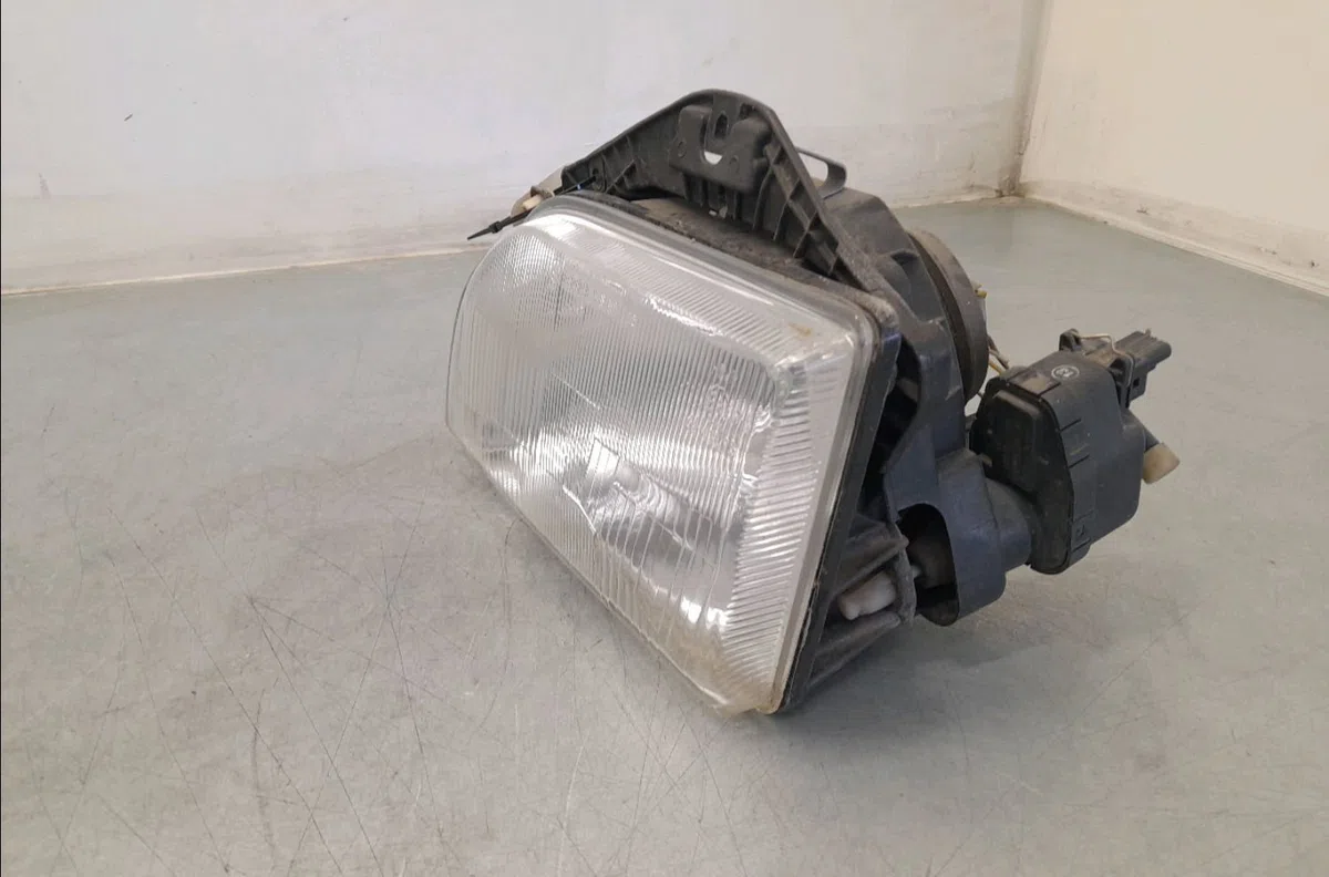 Phare gauche FORD FIESTA III occasion