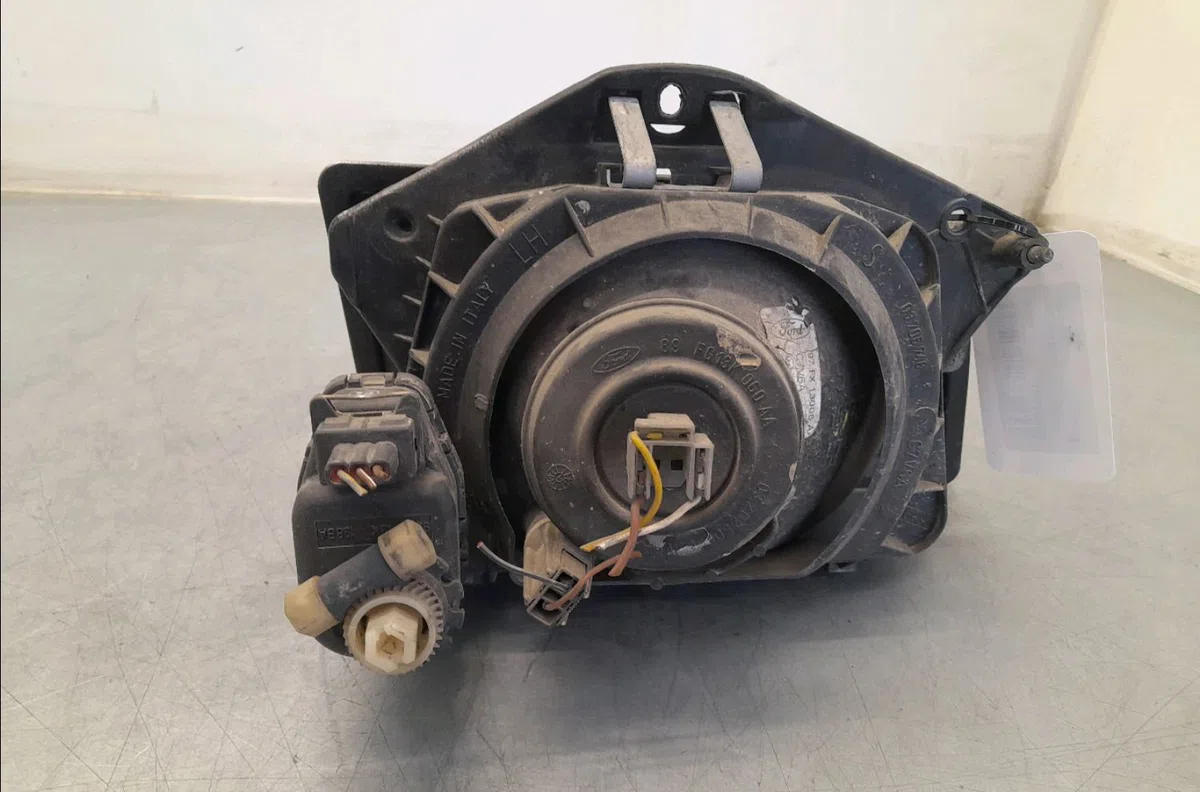 Phare gauche FORD FIESTA III occasion