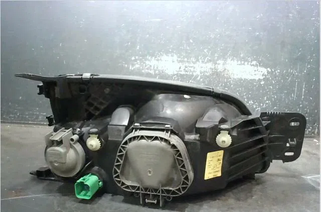 Phare gauche Ford FIESTA IV (JA_, JB_) 1.8 di (2000-2002) occasion