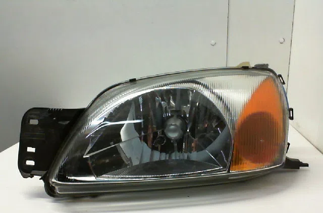 Phare gauche FORD FIESTA IV Phase 2 09-1999--09-2002 1.25i occasion