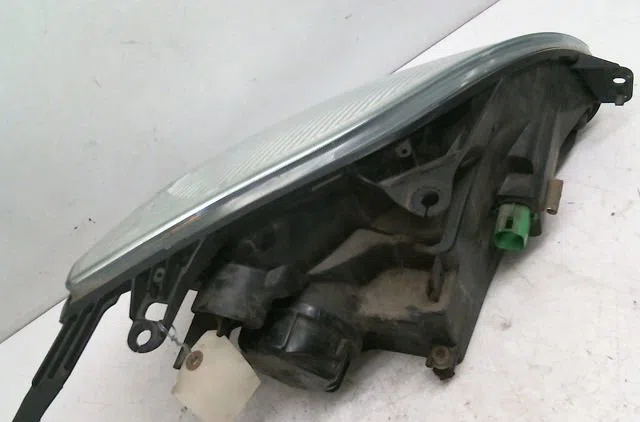Phare gauche Ford FIESTA V (JH_, JD_) 1.4 tdci (2001-2008) 5 portes occasion