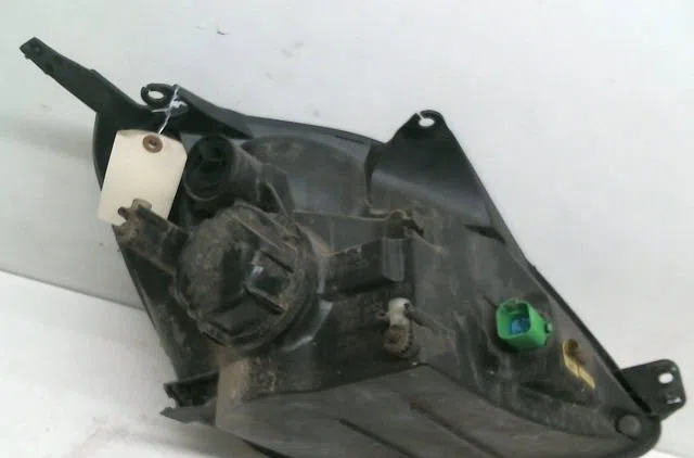 Phare gauche Ford FIESTA V (JH_, JD_) 1.4 tdci (2001-2008) 5 portes occasion