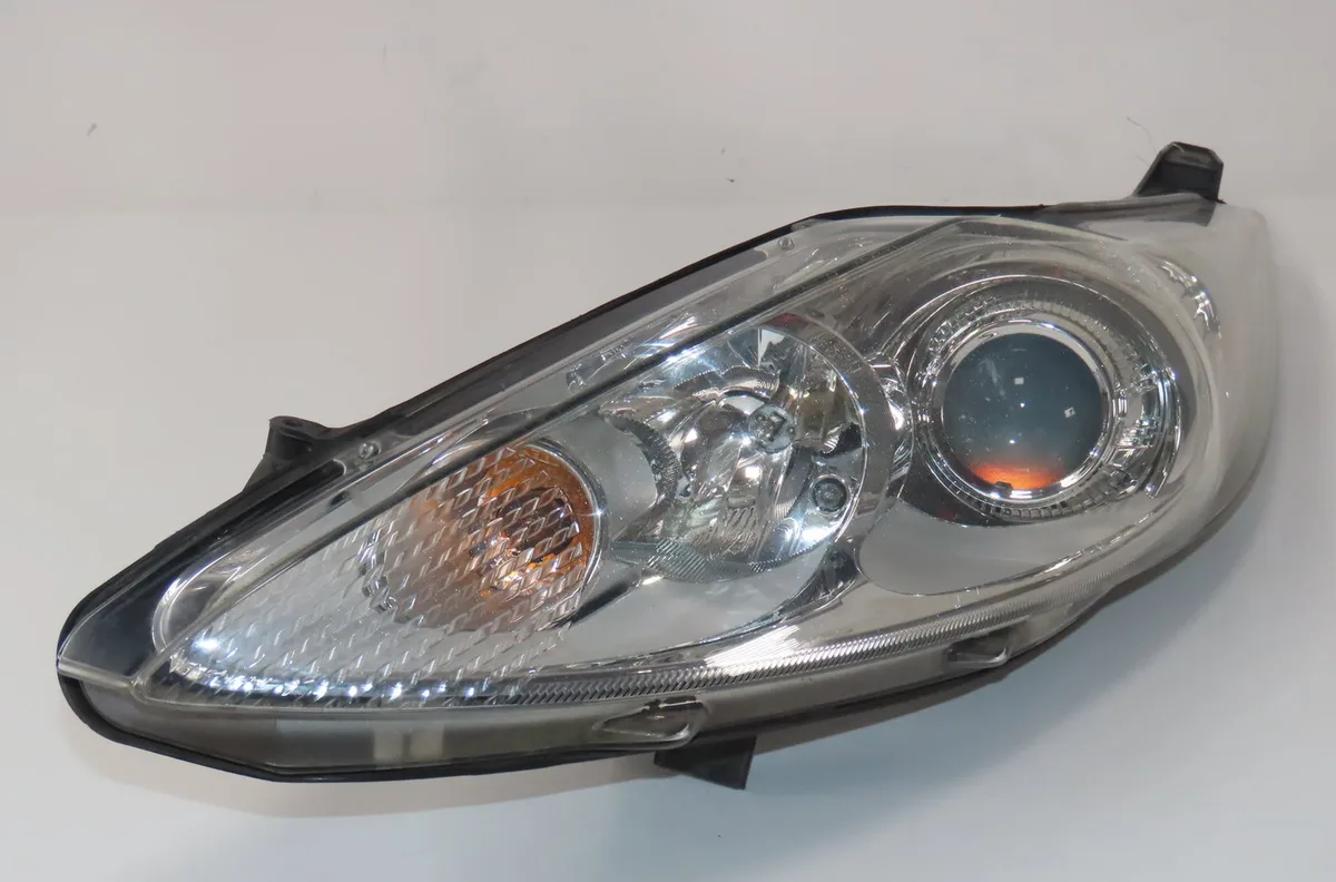 Phare gauche Ford FIESTA VI (CB1, CCN) 1.4 tdci (2010-2012) 3 portes occasion