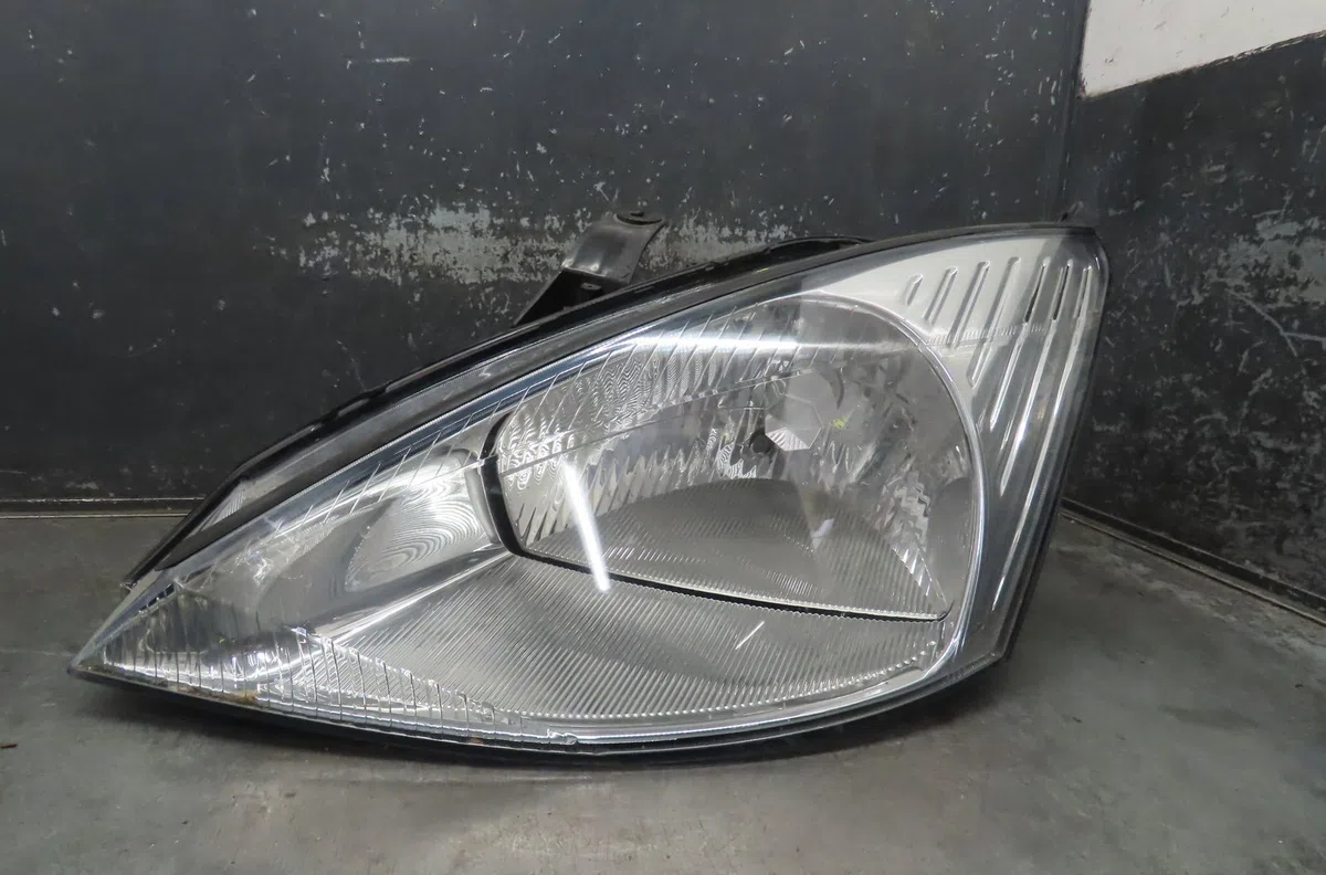 Phare gauche FORD FOCUS 2000 occasion