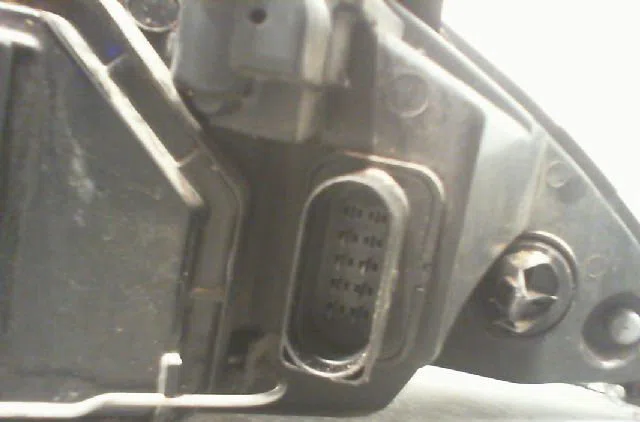 Phare gauche FORD FOCUS 2001 occasion