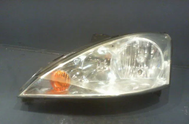 Phare gauche FORD FOCUS 2002 occasion