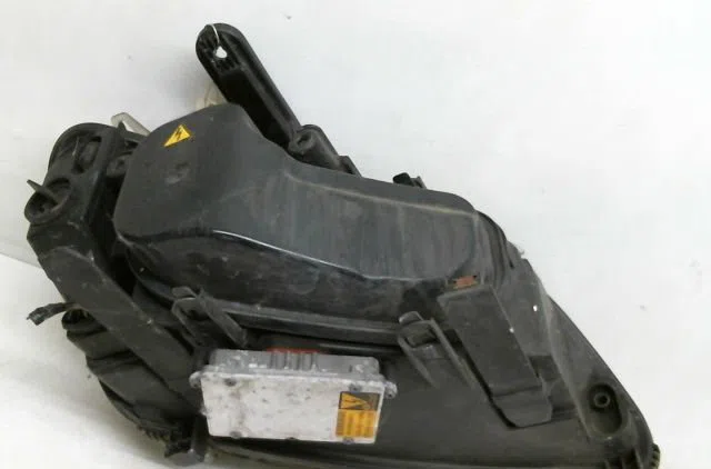 Phare gauche Ford FOCUS C-MAX (DM2) 2.0 tdci (2003-2007) occasion