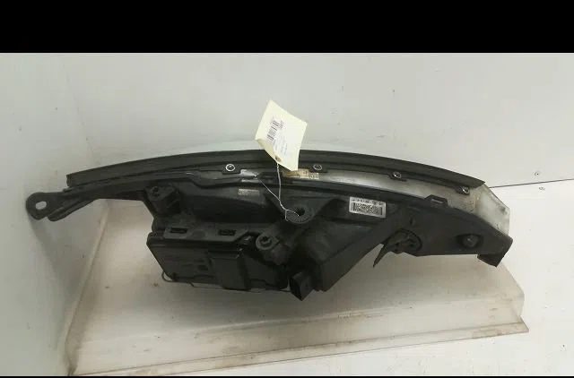 Phare gauche Ford FOCUS I Clipper (DNW) 1.8 tdci (2001-2004) occasion
