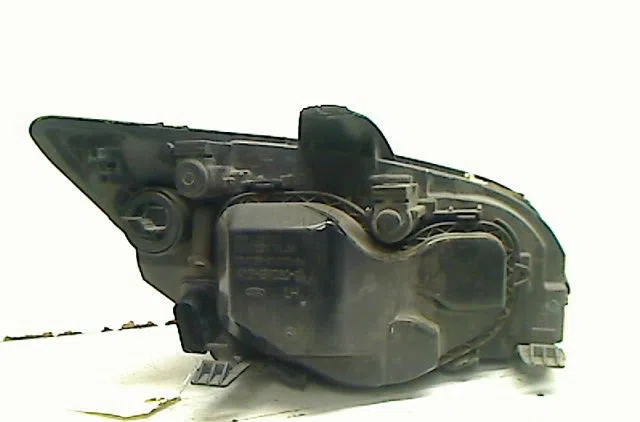 Phare gauche Ford FOCUS II A trois volumes (DB_, FCH, DH) 2.0 tdci (2005-2012) occasion