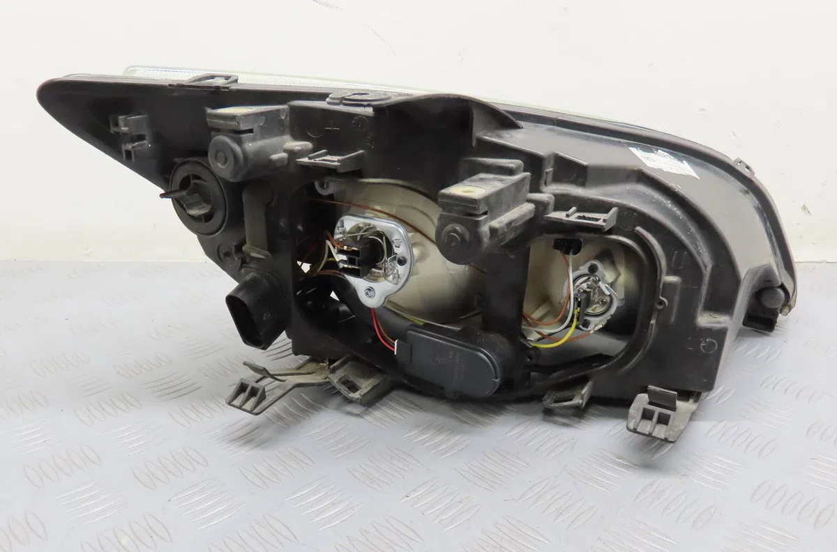 Phare gauche Ford FOCUS II Turnier (DA_, FFS, DS) 2.0 tdci (2004-2008) occasion