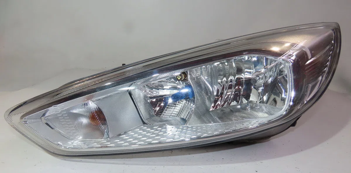 Phare gauche Ford FOCUS III 1.5 tdci (2014-2017) occasion