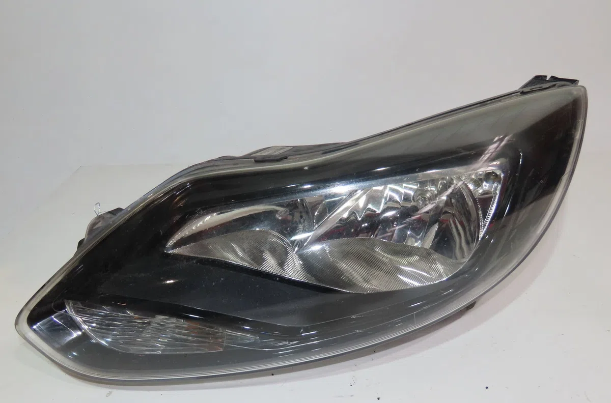 Phare gauche Ford FOCUS III Turnier 2.0 tdci (2010) occasion