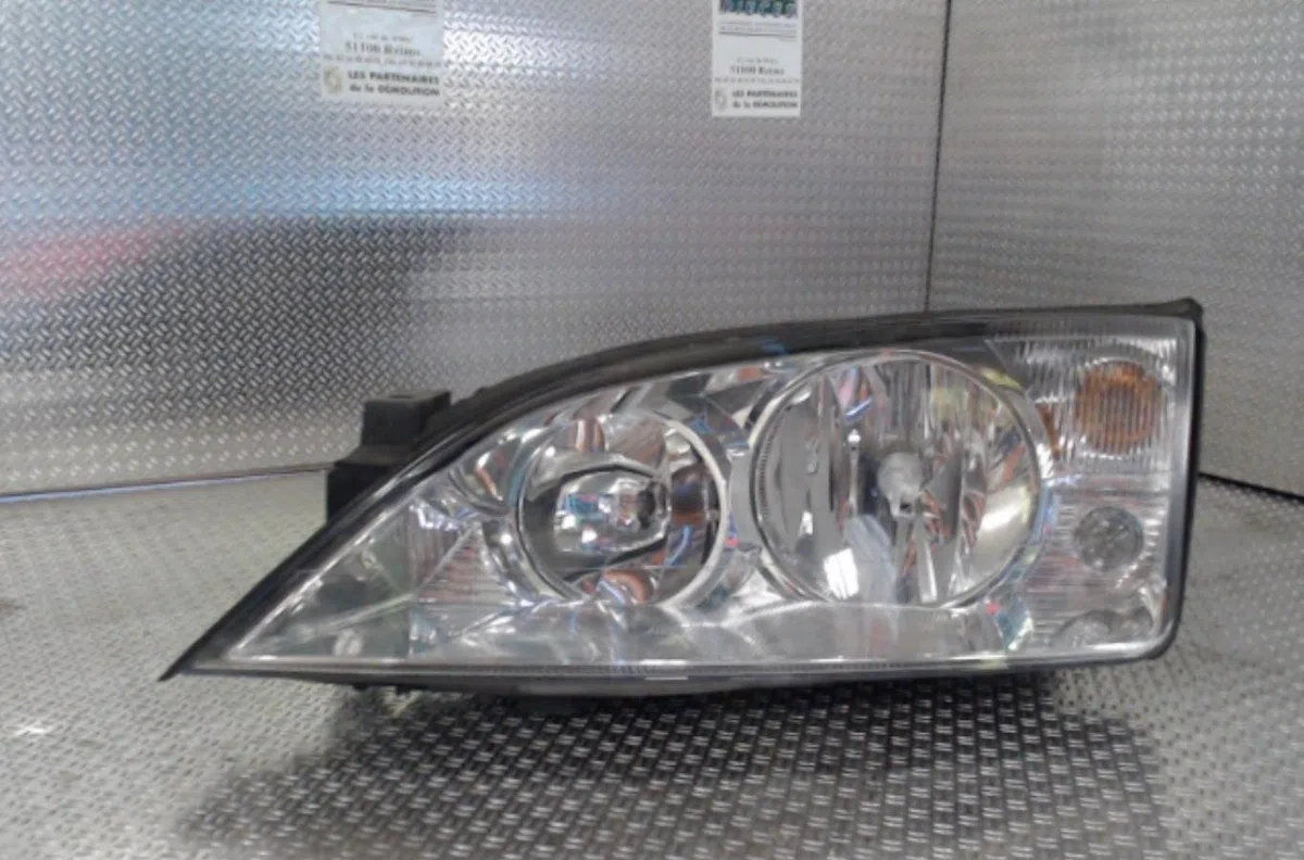 Phare gauche FORD MONDEO 2  MONDEO 2 occasion