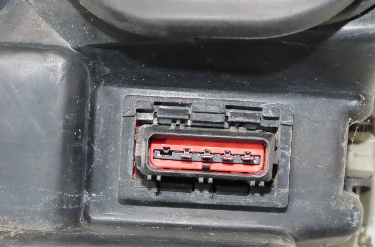 Phare gauche Ford MONDEO I Clipper (BNP) 1.8 td (1993-1996) occasion