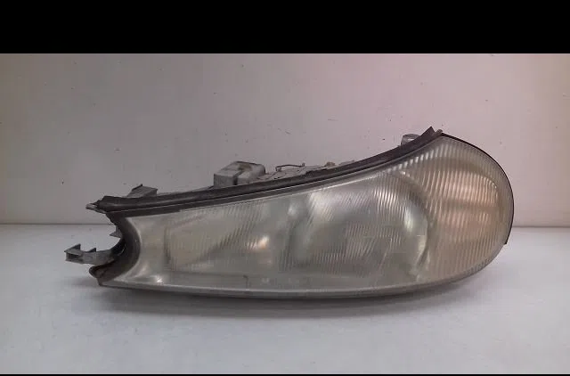 Phare gauche Ford MONDEO II (BAP) 1.8 td (1996-2000) 5 portes occasion