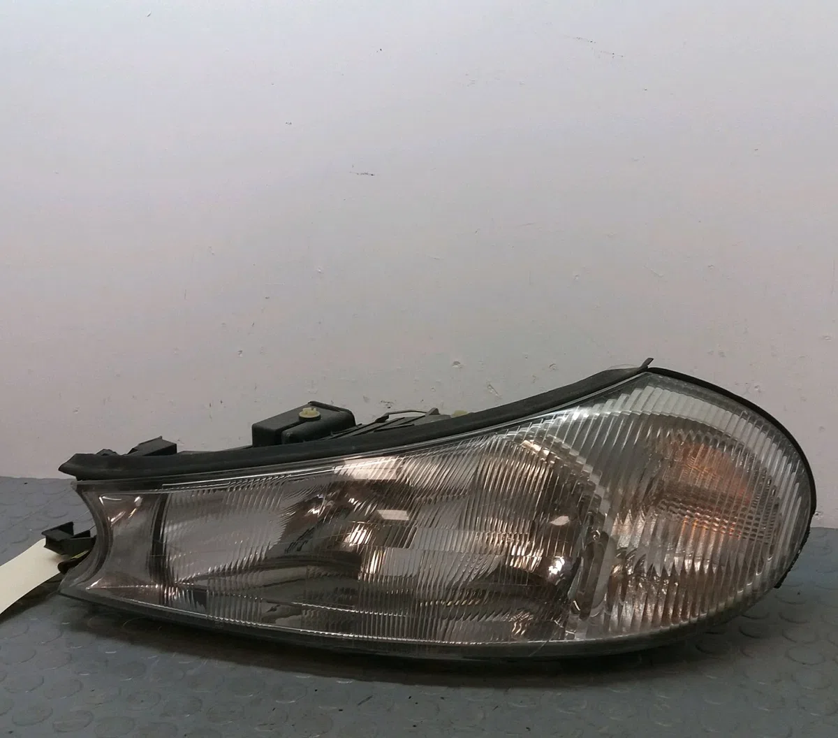 Phare gauche Ford MONDEO II (BAP) 1.8 td (1996-2000) 5 portes occasion