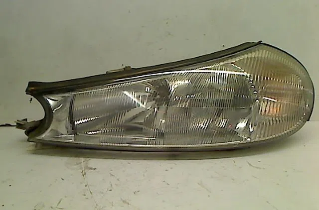 Phare gauche Ford MONDEO II Clipper (BNP) 1.8 i (1996-2000) occasion