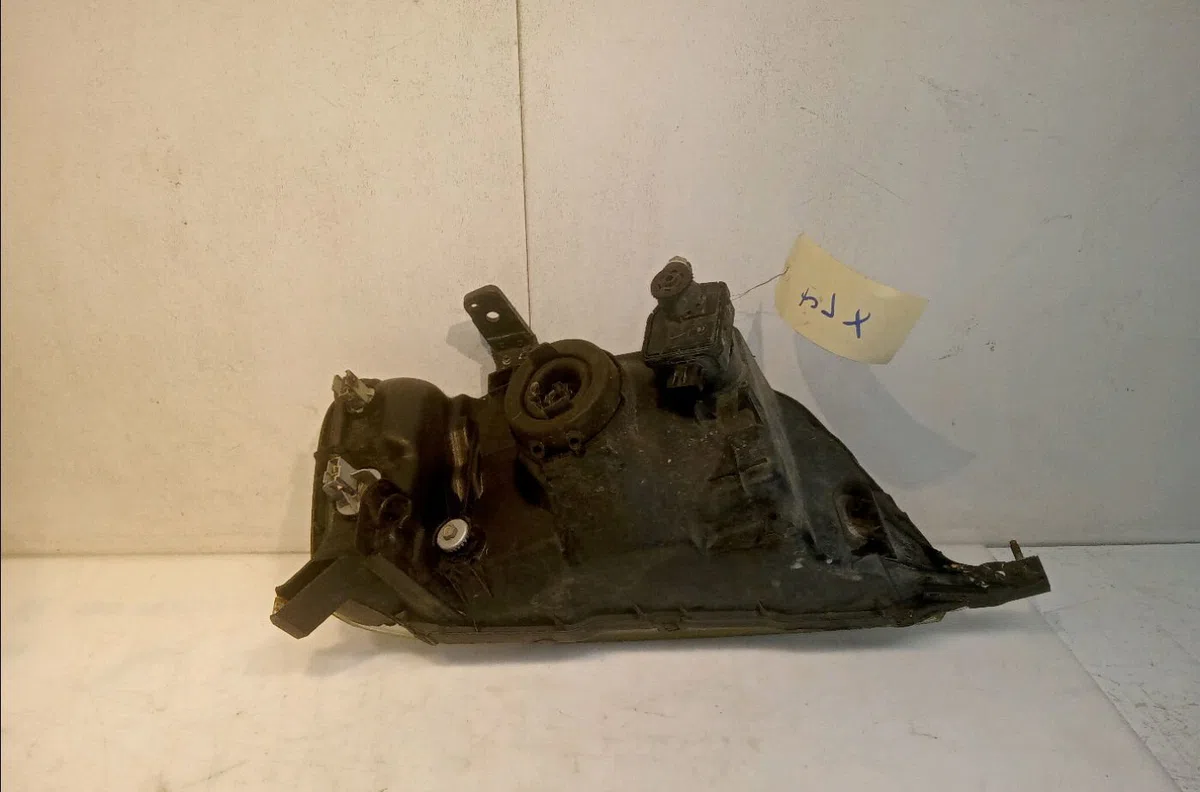 Phare gauche Honda CR-V I (RD) 2.0 16v 4wd (rd1, rd3) (1995-2001) occasion