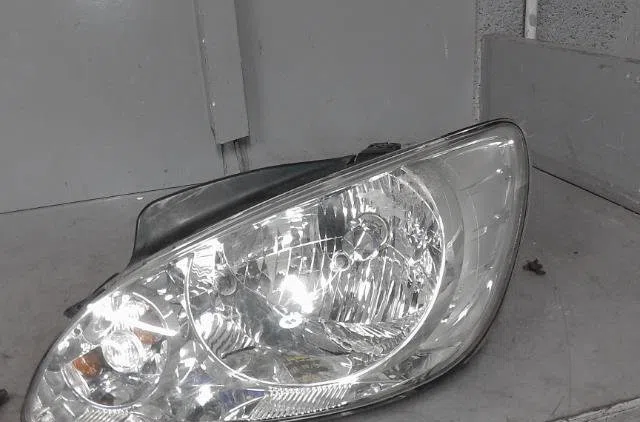 Phare gauche Hyundai GETZ (TB) 1.5 crdi (2003-2005) occasion