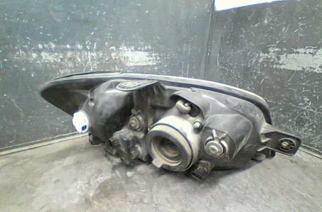 Phare gauche Hyundai GETZ (TB) 1.6 (2002-2005) occasion