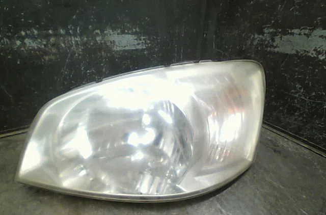 Phare gauche Hyundai GETZ (TB) 1.6 (2002-2005) occasion