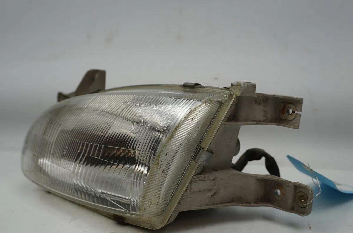 Phare gauche Hyundai PONY I (X-3) 1.3 i 12v (1994-2000) occasion