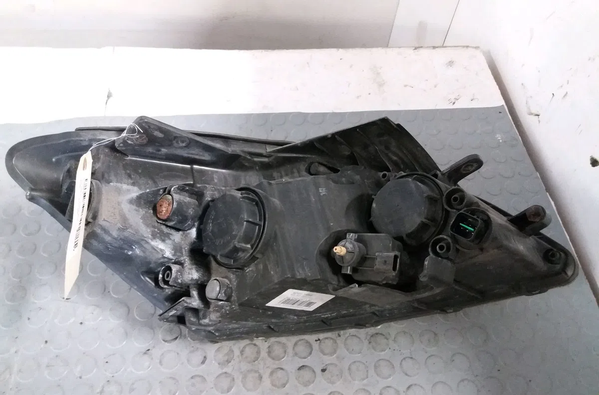 Phare gauche Kia CEE'D 3-5 portes (ED) 1.6 crdi 90 (2006-2012) occasion