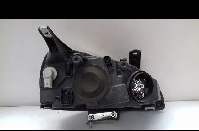 Phare gauche Lada KALINA 3-5 portes (1119) 1.4 16v (2008-2013) occasion