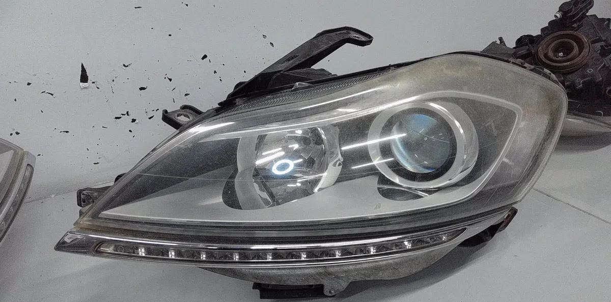 Phare gauche Lancia DELTA III (844_) 1.9 d multijet (844.axe1a) (2009-2014) occasion