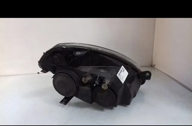 Phare gauche Lancia YPSILON (843_) 1.3 d multijet (843.axe11, 843.axe1a) (2006-2011) occasion