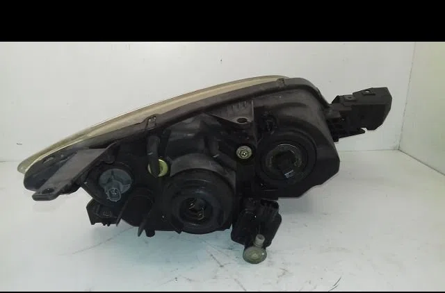 Phare gauche Mazda 3 (BK) 1.3 (bk14) (2003-2009) occasion