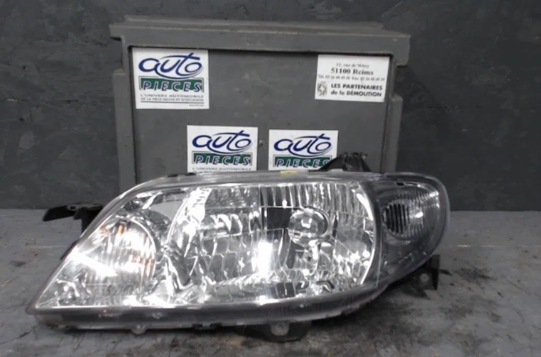 Phare gauche Mazda 323 F VI (BJ) 2.0 td (1998-2001) 5 portes occasion