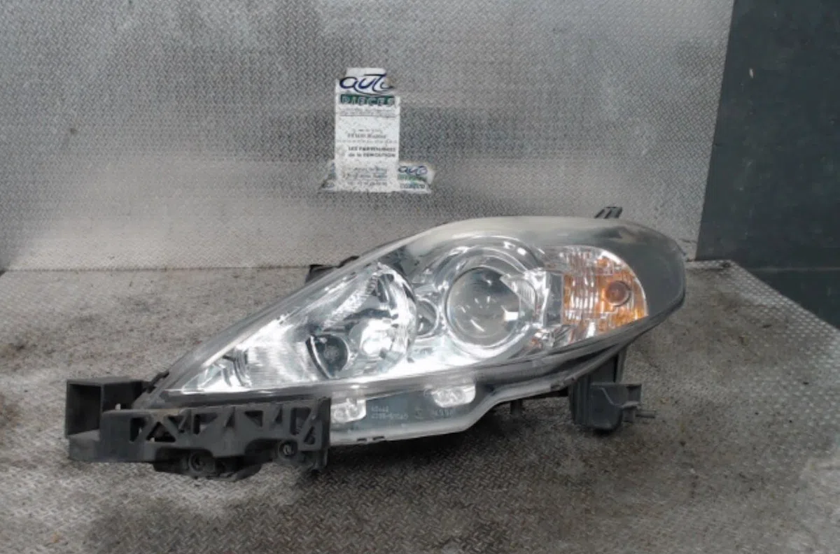 Phare gauche MAZDA 5 1  5 1 PHASE 1 MONOSPACE occasion