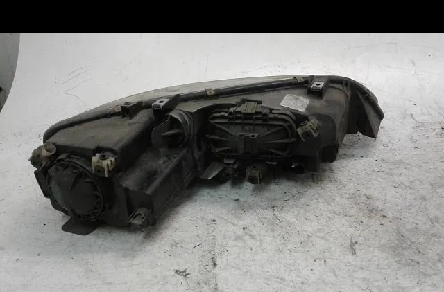 Phare gauche Mazda 6 Hatchback (GG) 1.8 (2002-2007) 5 portes occasion